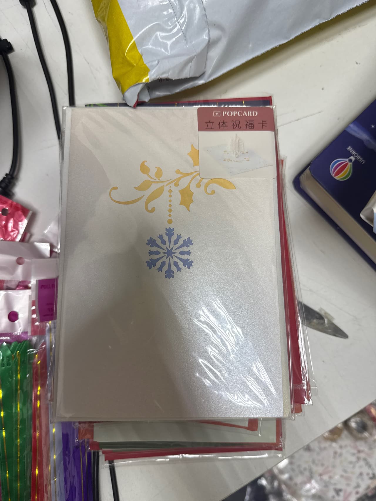 Открытка белая поп ап снежинка