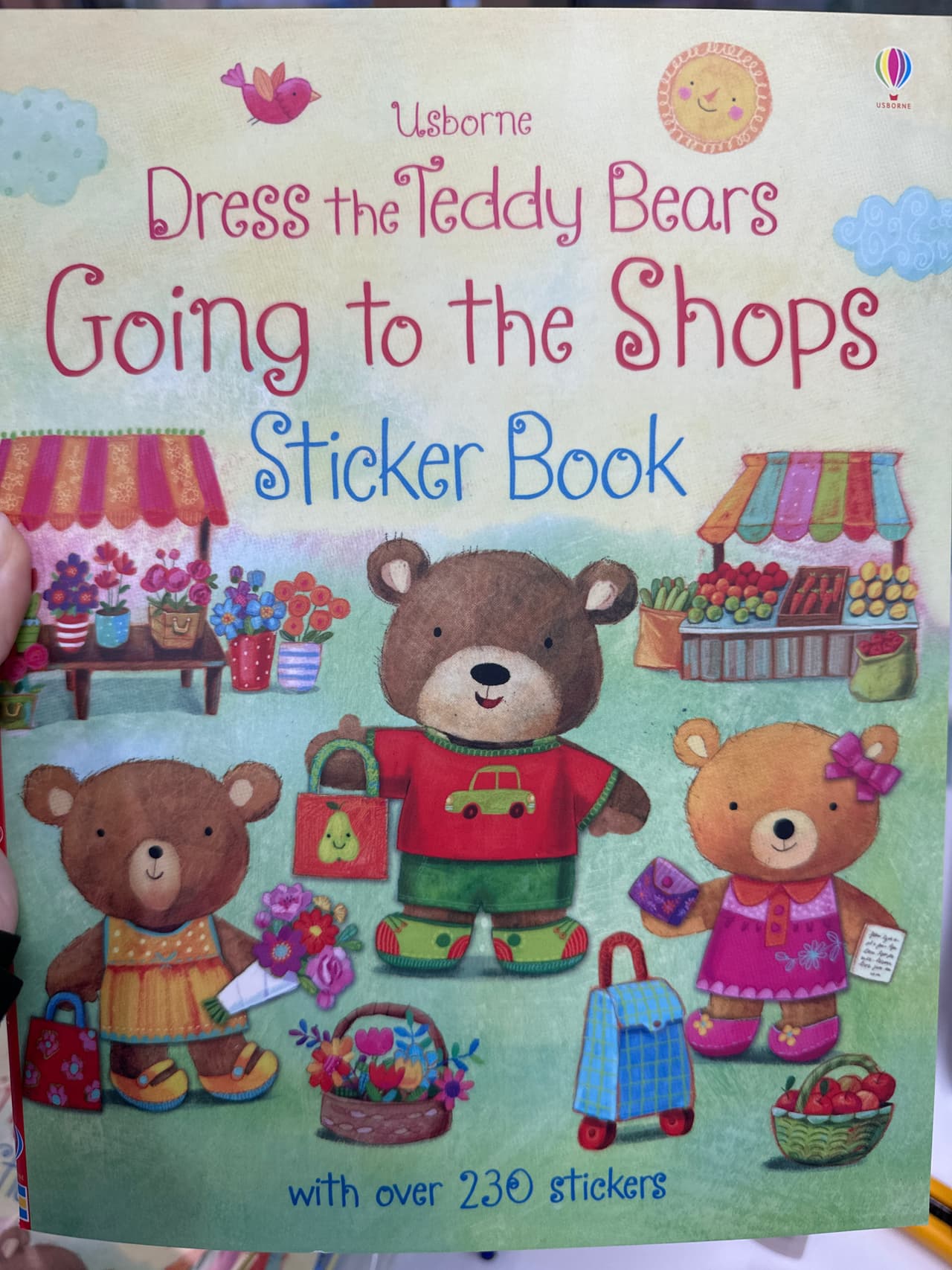 Dress the Teddy bears - Going to the Shops - First Sticker book (Usborne)