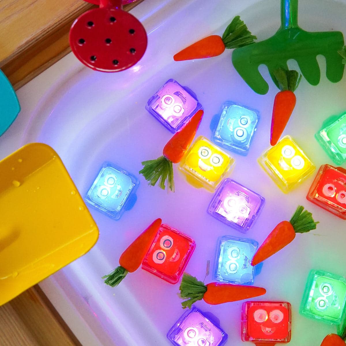 Glo Pals. Light-Up Cubes. Alex. 4 Cubes